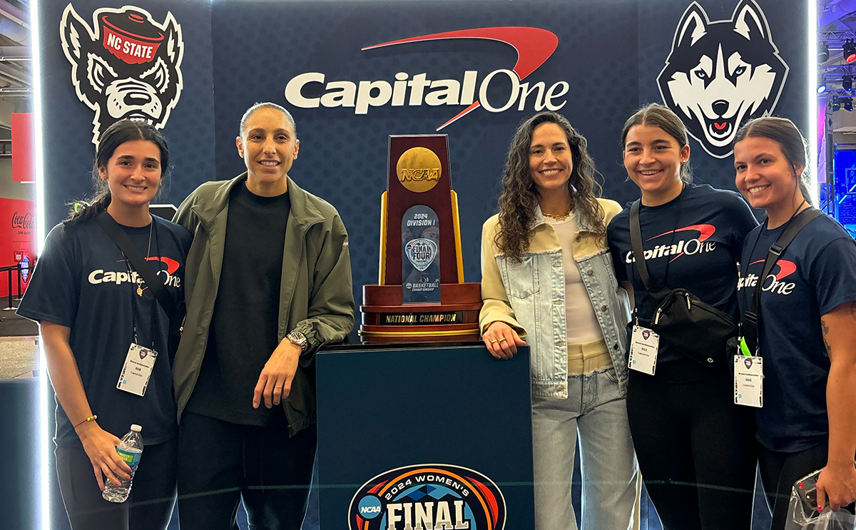 BW sport management students pose with WNBA greats Diana Taurasi and Sue Bird.