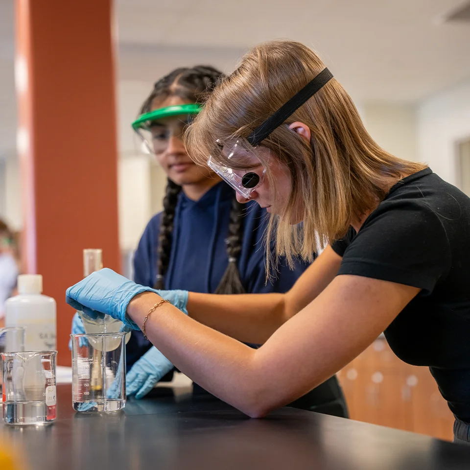 Students conducting research in the chemistry lab at Baldwin Wallace