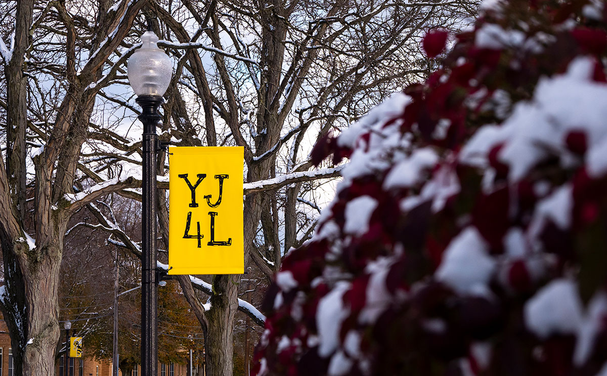 YJ4L banner in winter