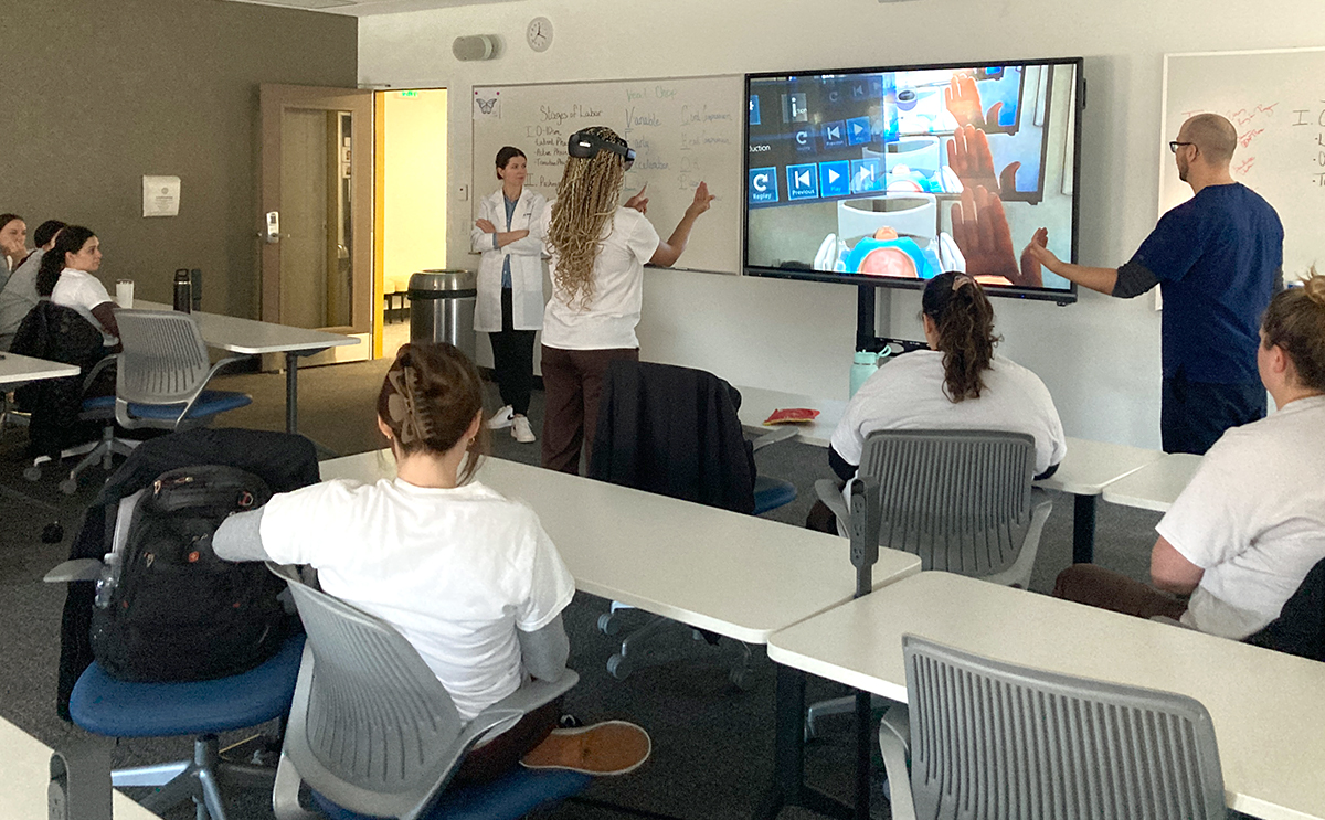 BW nursing student uses HoloLens teachnology