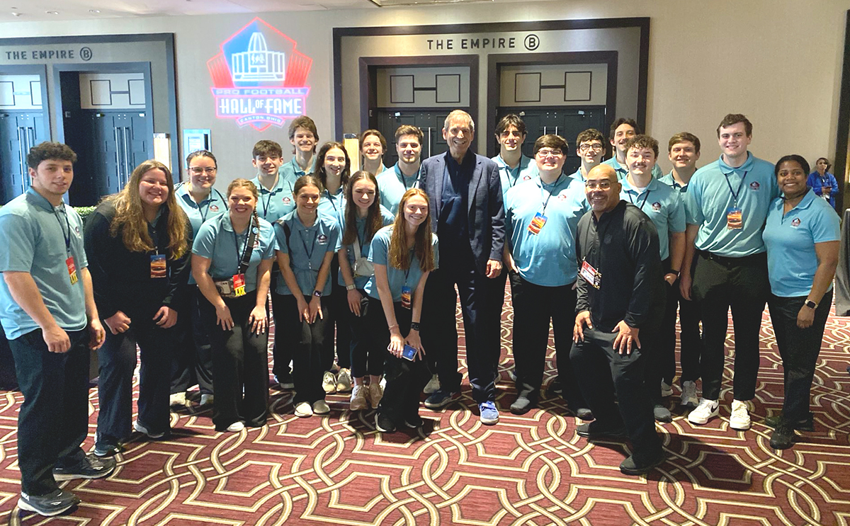 BW sport managment majors with former NFL quarterback Bernie Kosar